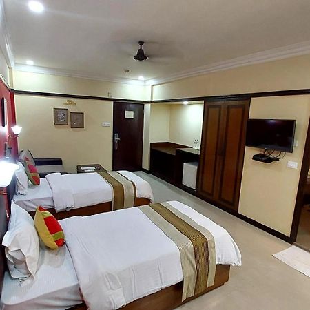 Lytton Hotel Kolkata Bagian luar foto