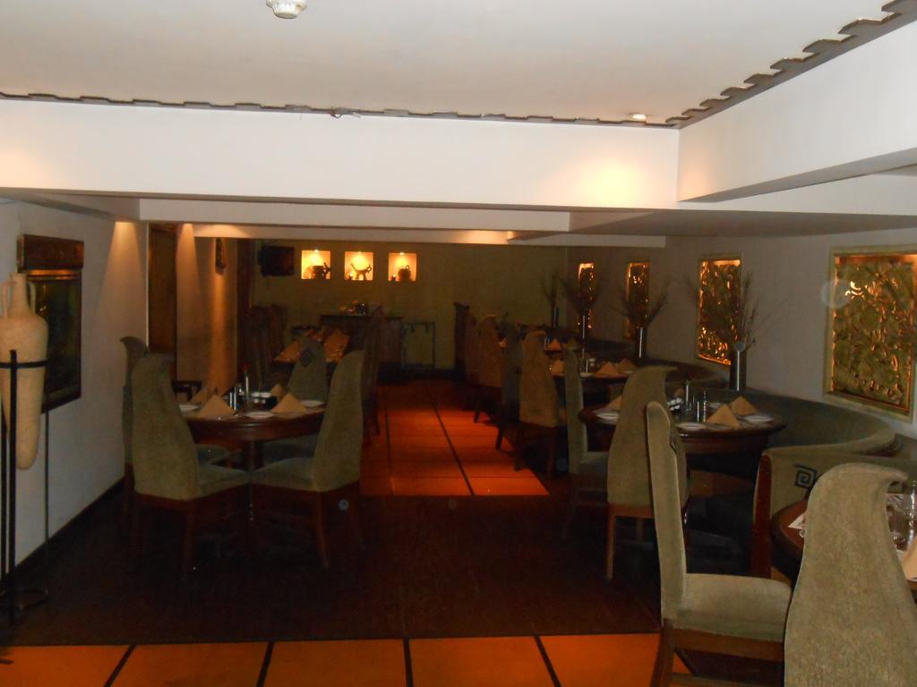 Lytton Hotel Kolkata Bagian luar foto