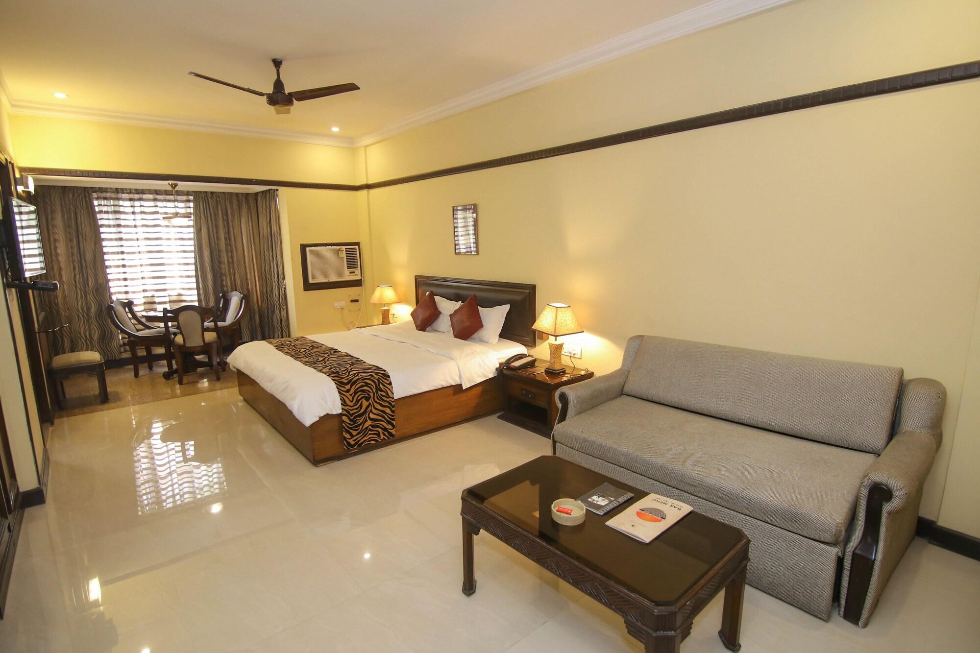Lytton Hotel Kolkata Bagian luar foto
