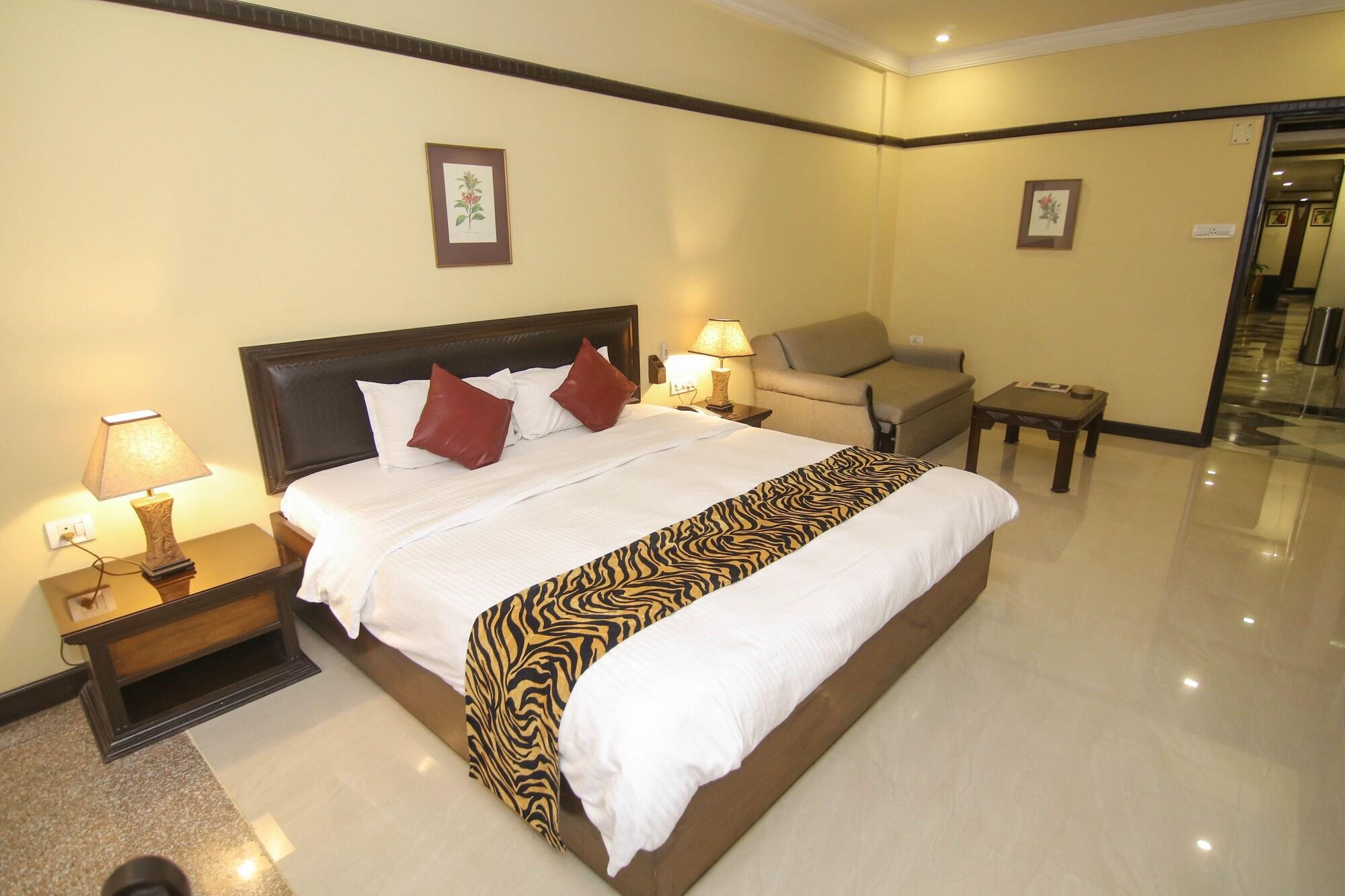 Lytton Hotel Kolkata Bagian luar foto