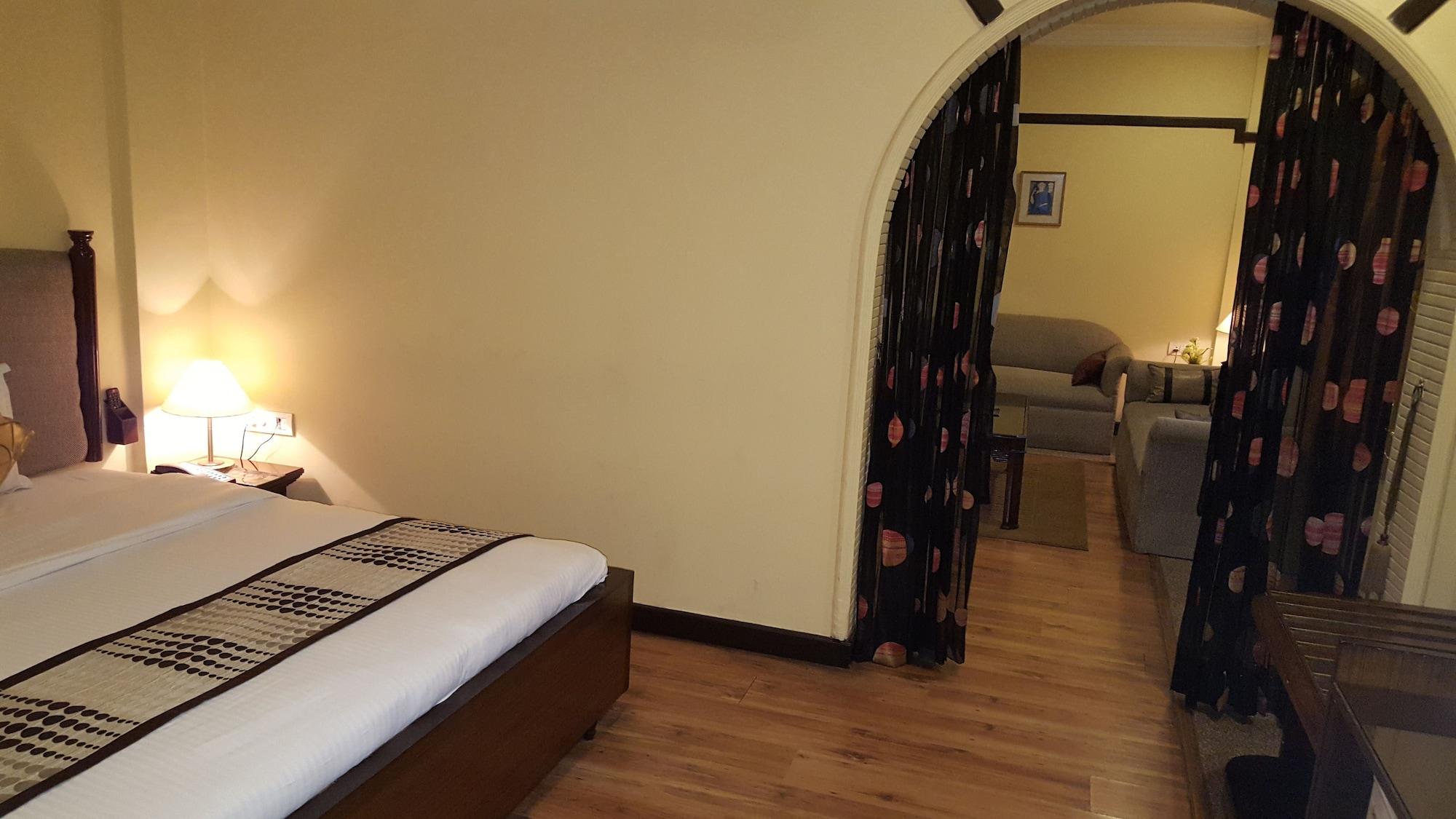 Lytton Hotel Kolkata Bagian luar foto