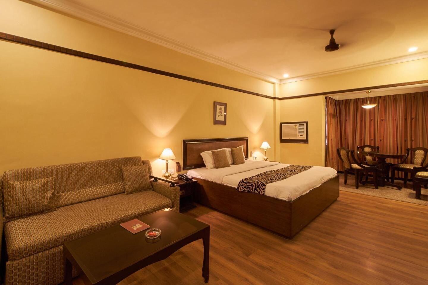 Lytton Hotel Kolkata Bagian luar foto