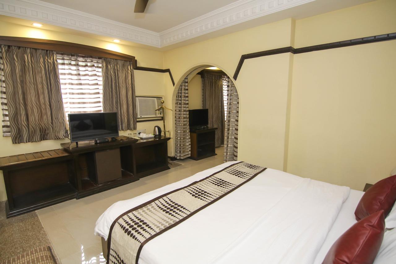Lytton Hotel Kolkata Bagian luar foto