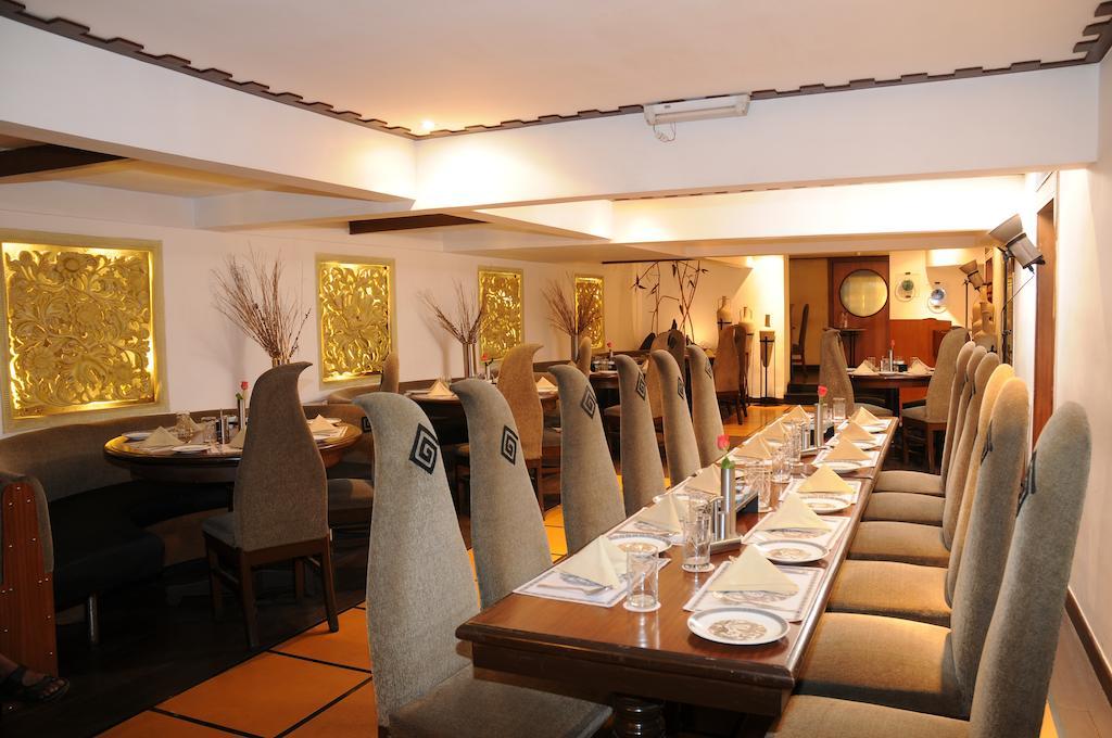 Lytton Hotel Kolkata Bagian luar foto